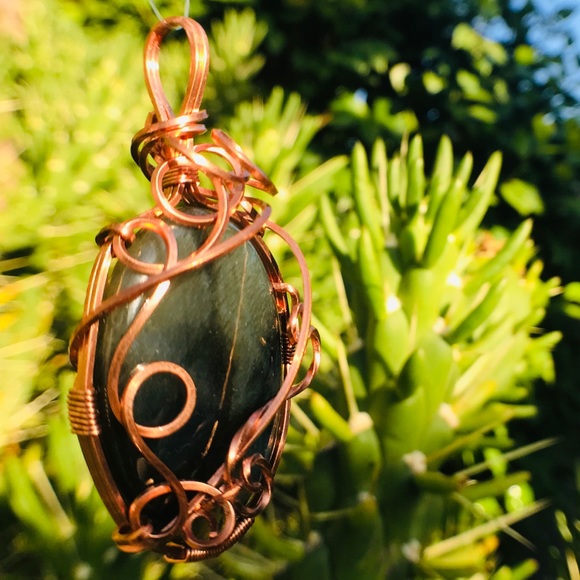 Labradorite in copper - Picture 2 of 3